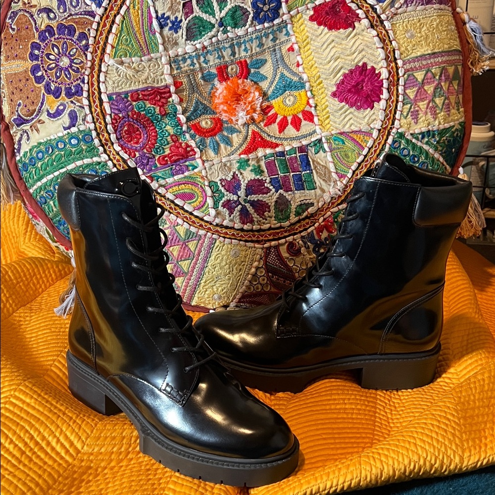 Coach Leighton Black High Shine Leather Ankle Boots Size 10 - Picture 4 of 17
